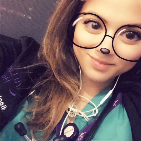 Meet Your Posher!🙋🏻♀️❤️ - Picture 2 of 8